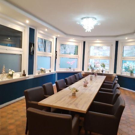 Hotel Радеформвалд Екстериор снимка
